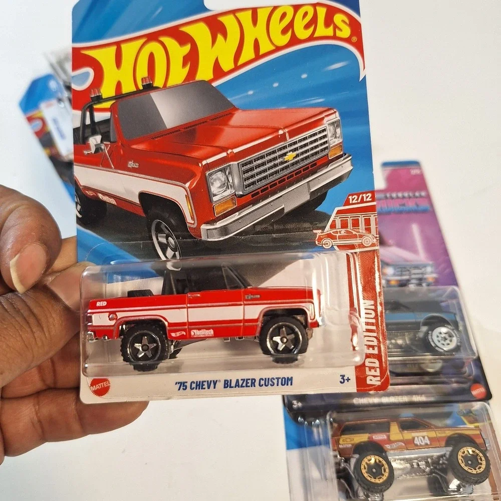 Hot Wheels Chevy Blazer Custom & 4×4 Red Edition/ Tubular Trucks 5 Trucks‎